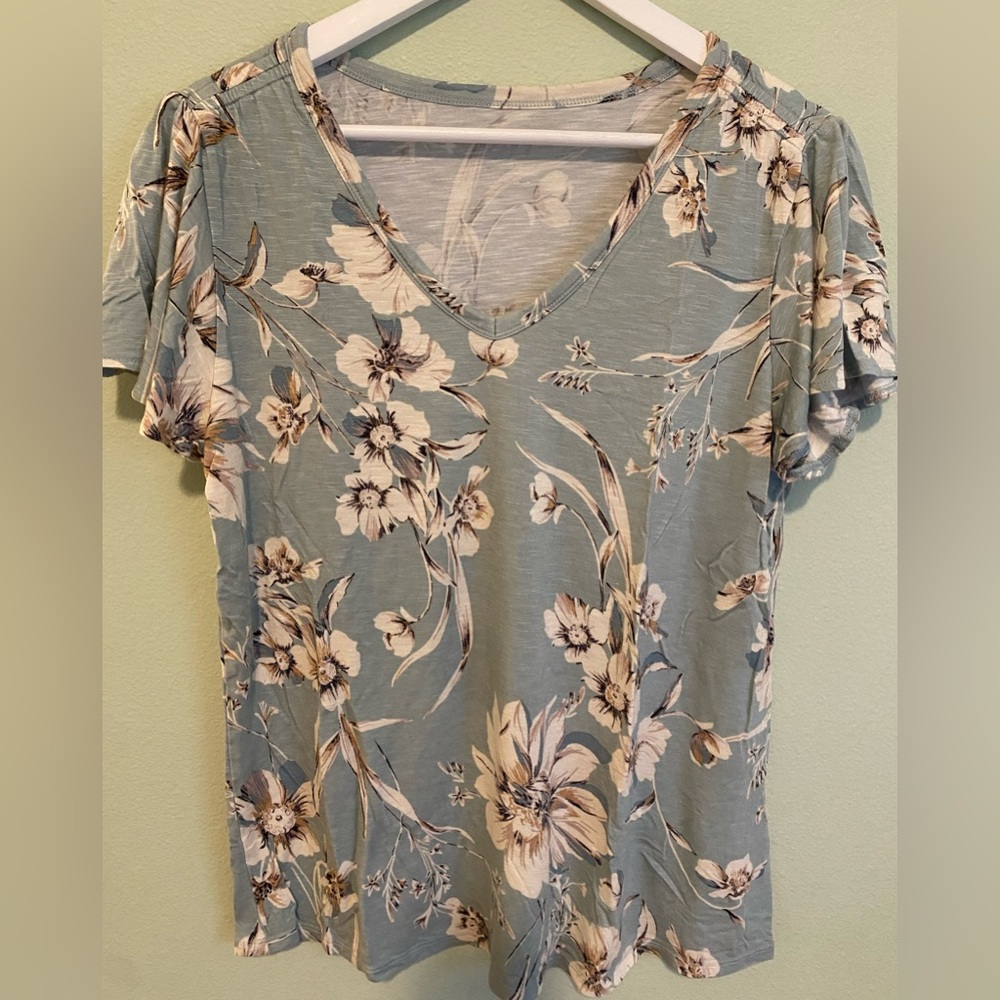 Maurices Blue Floral Short Sleeve Top